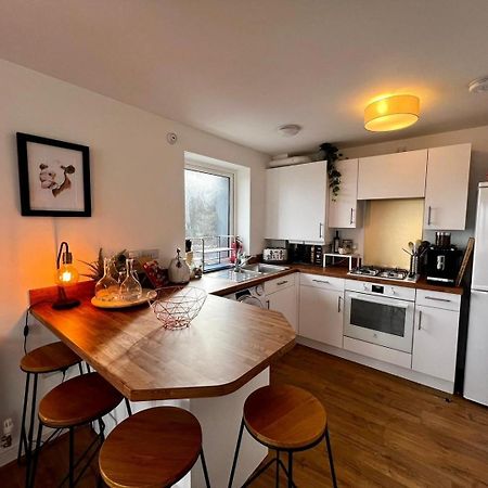Two Bedroom Apartment In Barry-Close To Beach Εξωτερικό φωτογραφία